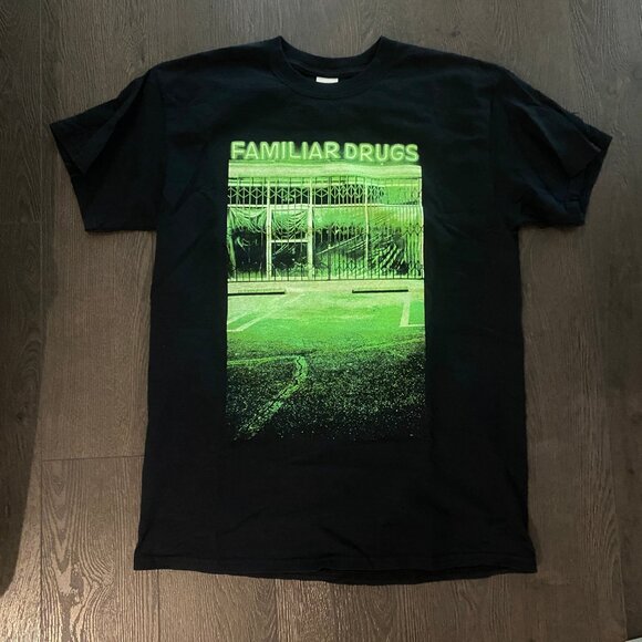 ALEXISONFIRE TSHIRT GRAPHIC FAMILIAR DRUGS SIZE MEDIUM - Picture 1 of 6